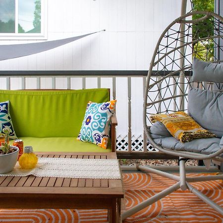 Stylish, Artsy Bungalow Central Eastside Austin Eksteriør billede