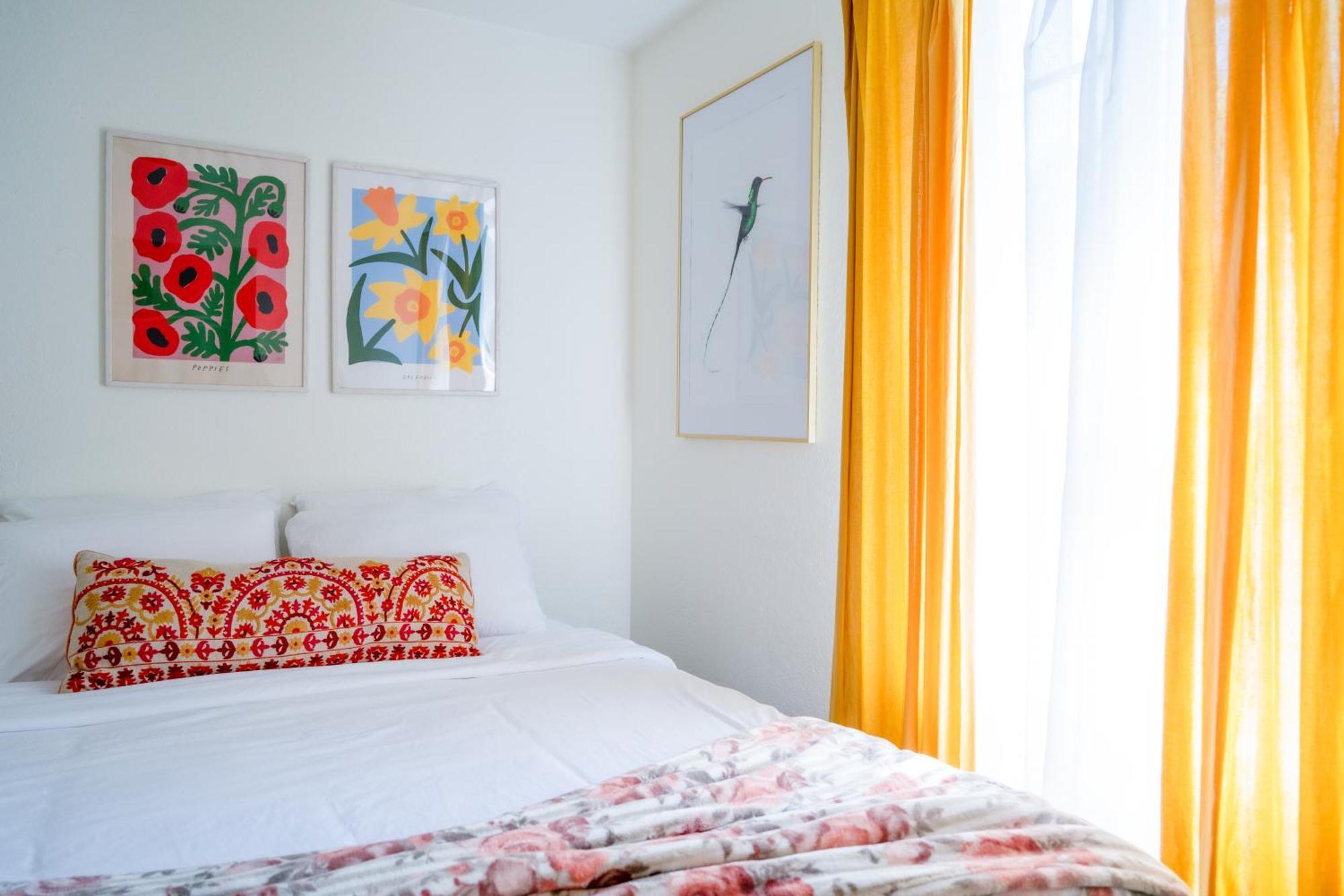 Stylish, Artsy Bungalow Central Eastside Austin Eksteriør billede