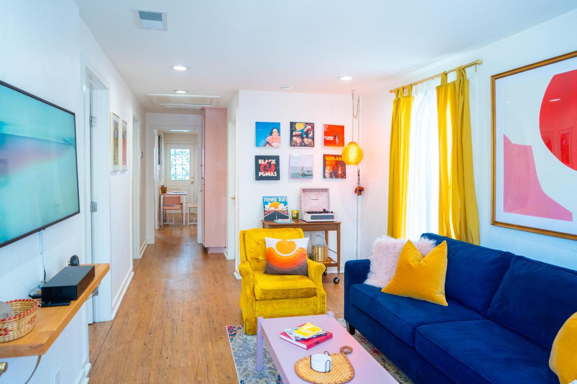 Stylish, Artsy Bungalow Central Eastside Austin Eksteriør billede