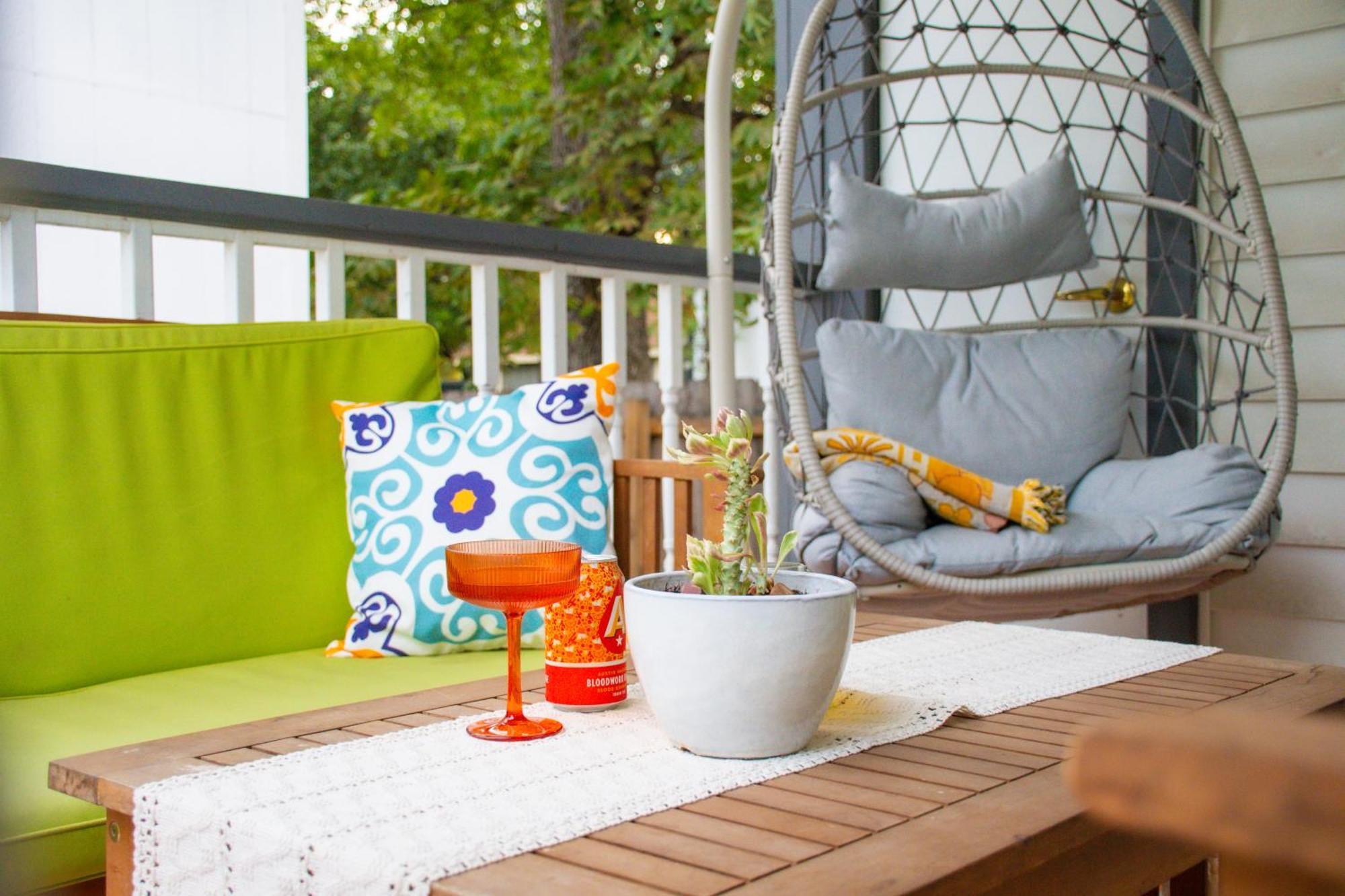 Stylish, Artsy Bungalow Central Eastside Austin Eksteriør billede